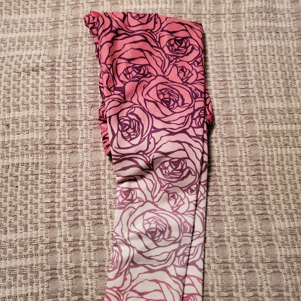 Nwt breast cancer awareness leggings size 8-12
